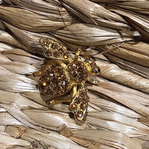 Joan Rivers bumble bee pin  - gold tone